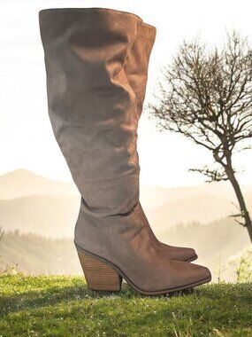 Charles David Knee High Slouch Boots SZ 9M Fall Western Neutral Cottagecore Chic